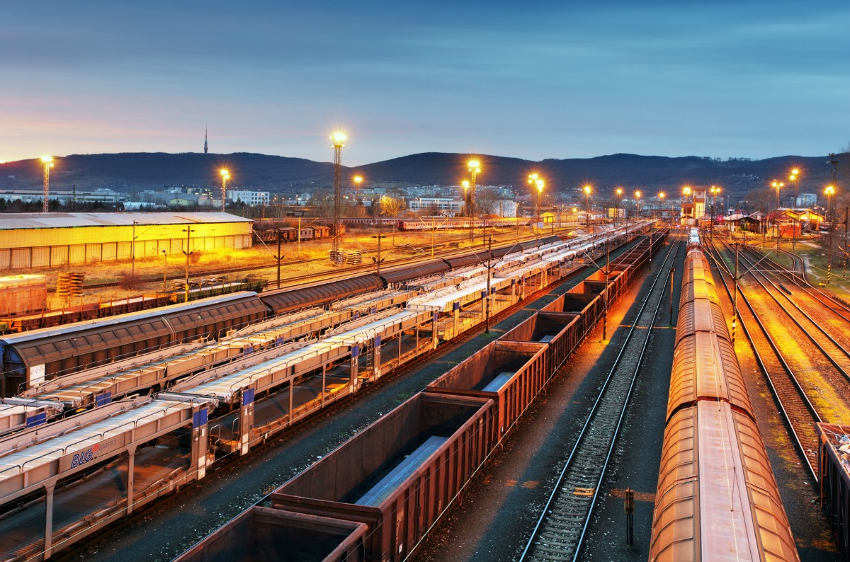 Объем сухопутных перевозок из Китая по железной дороге продолжает расти